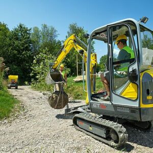 <h1 style="letter-spacing: 2px;">Mini-Pelle 1.6T</h1>